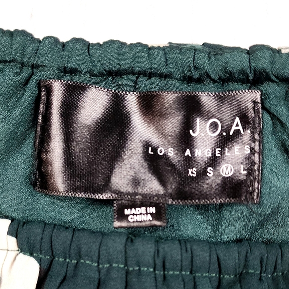 J.O.A. from Anthropologie -- Green Floral Jumpsuit - Wide Leg Flowy with Pockets - Picture 12 of 13